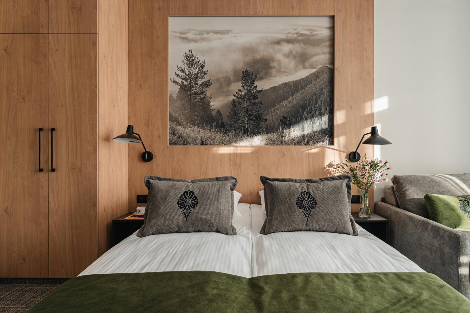 Double Room with Balcony,1635098711:JPEG